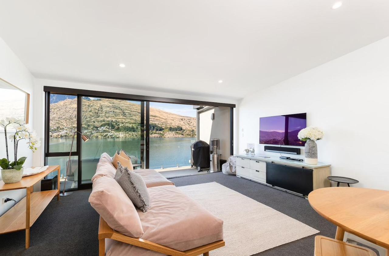 'Lakelife' Lake Front Apartment クイーンズタウン エクステリア 写真